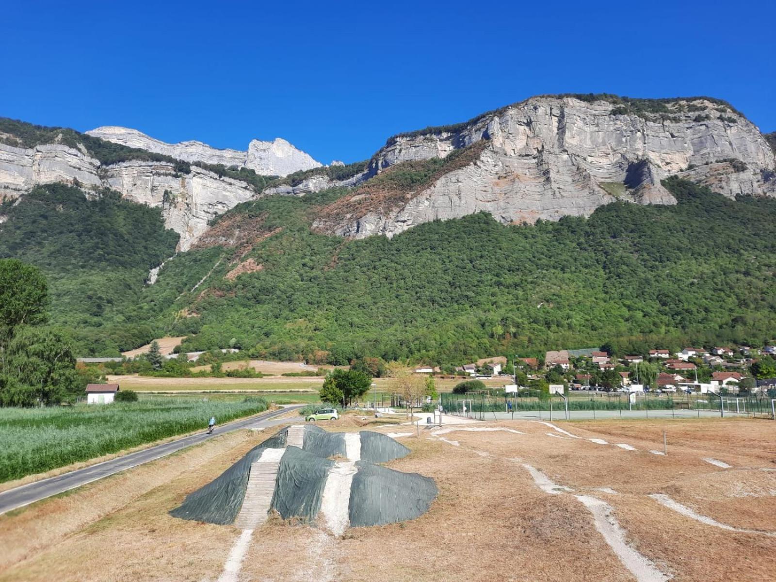 Maison De Village Au Pied De La Montagne Lumbin Esterno foto